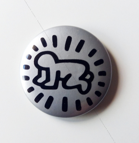 Badge Vintage de Keith Haring - Radiant Baby silver.