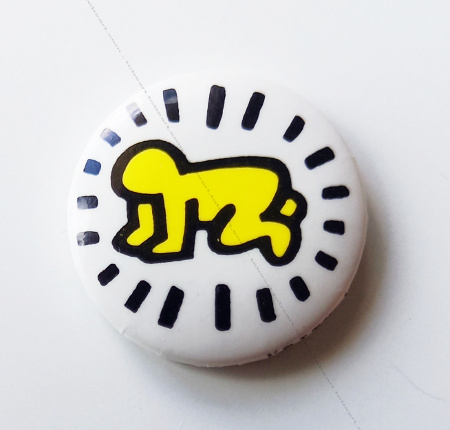 Badge Vintage de Keith Haring - Radiant Baby yellow.