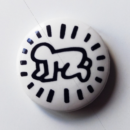 Badge Vintage de Keith Haring - Radiant Baby white.